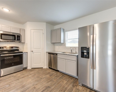 16356 Jasmine Marie Place - Photo Thumbnail 7