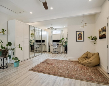 412 W 22nd Street - Photo Thumbnail 23