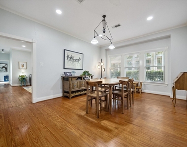 412 W 22nd Street - Photo Thumbnail 6