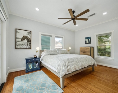 412 W 22nd Street - Photo Thumbnail 17