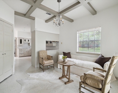 2417 Blue Bonnet Boulevard - Photo Thumbnail 16