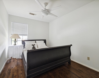 2417 Blue Bonnet Boulevard - Photo Thumbnail 20