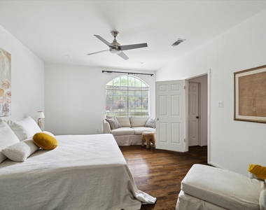 2417 Blue Bonnet Boulevard - Photo Thumbnail 18