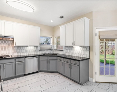 6310 Eldridge View Drive - Photo Thumbnail 9