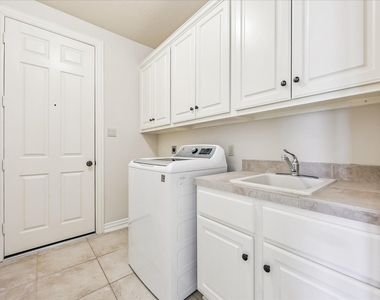 2210 Bywater Drive - Photo Thumbnail 27