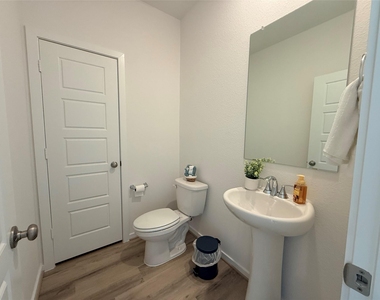 16262 Parish Pointe Court - Photo Thumbnail 7