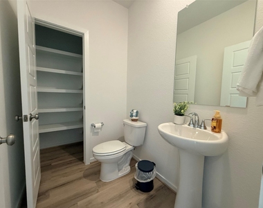16262 Parish Pointe Court - Photo Thumbnail 8