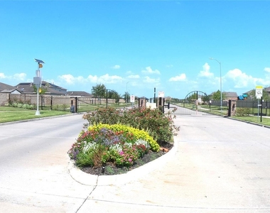 9903 Garnet Springs Drive - Photo Thumbnail 28
