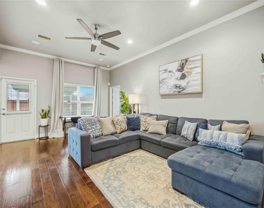 9903 Garnet Springs Drive - Photo Thumbnail 11