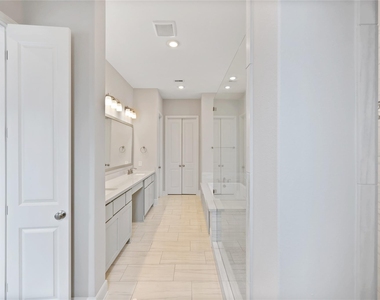 3508 Bridgewater Oaks Lane - Photo Thumbnail 8