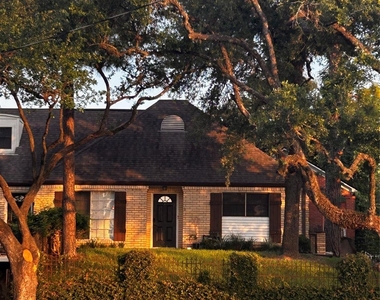 6744 Lawndale Street - Photo Thumbnail 22