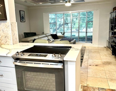 6744 Lawndale Street - Photo Thumbnail 5