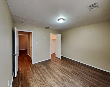 5446 Aloe Avenue - Photo Thumbnail 17