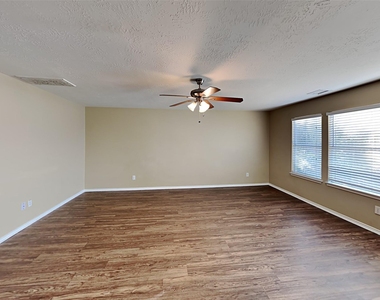 5446 Aloe Avenue - Photo Thumbnail 7