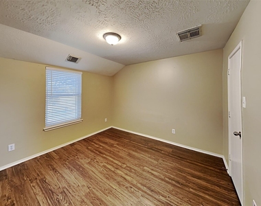 5446 Aloe Avenue - Photo Thumbnail 14