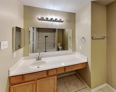 5446 Aloe Avenue - Photo Thumbnail 11