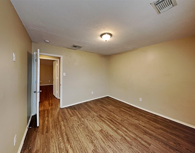 5446 Aloe Avenue - Photo Thumbnail 18