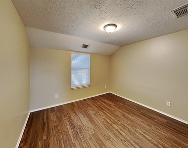 5446 Aloe Avenue - Photo Thumbnail 13