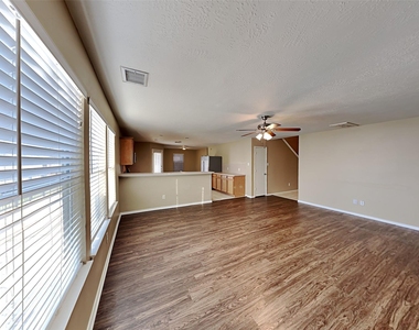 5446 Aloe Avenue - Photo Thumbnail 6
