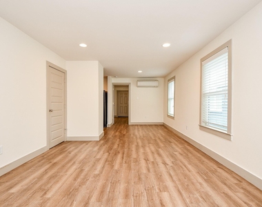 1009 Enid Street - Photo Thumbnail 5