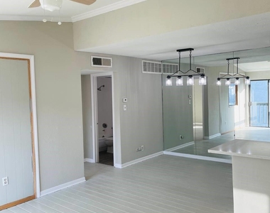 9550 Deering Drive - Photo Thumbnail 3