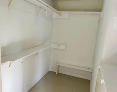 9550 Deering Drive - Photo Thumbnail 4