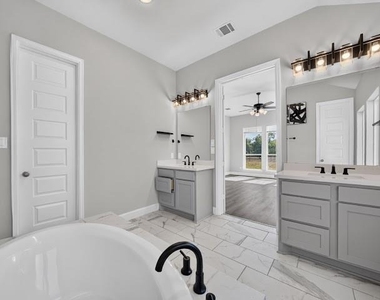 7559 Pemberley Court - Photo Thumbnail 31