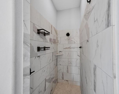 7559 Pemberley Court - Photo Thumbnail 32