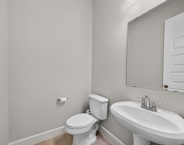 7559 Pemberley Court - Photo Thumbnail 5
