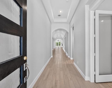 7559 Pemberley Court - Photo Thumbnail 3