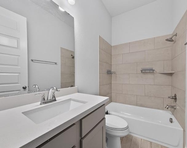 7559 Pemberley Court - Photo Thumbnail 17