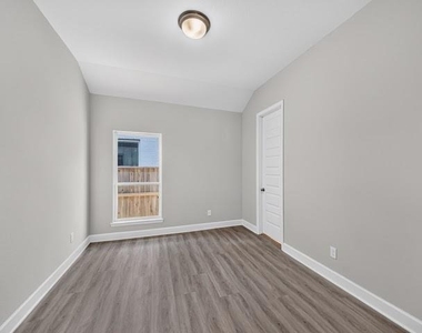 7559 Pemberley Court - Photo Thumbnail 6