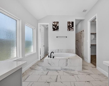 7559 Pemberley Court - Photo Thumbnail 30