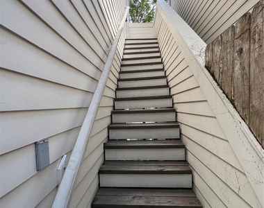 216 W 24th St - Photo Thumbnail 10