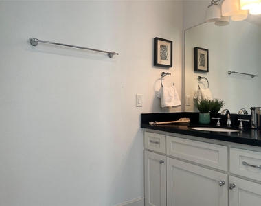 216 W 24th St - Photo Thumbnail 9