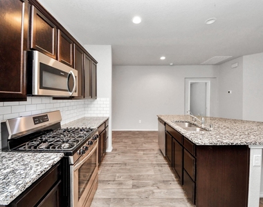 8302 Rose Petals Lane - Photo Thumbnail 11