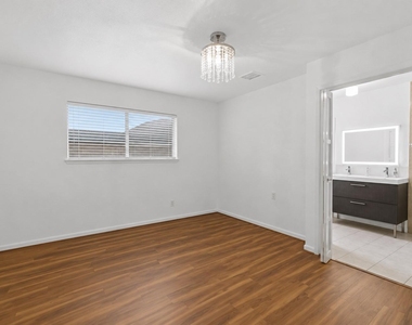15823 Fox Springs Drive - Photo Thumbnail 4