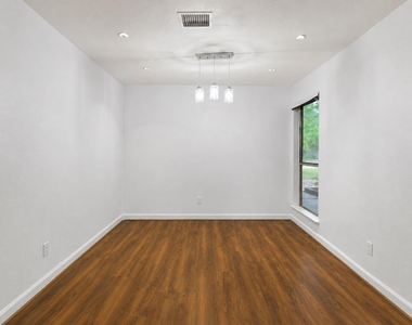 15823 Fox Springs Drive - Photo Thumbnail 2