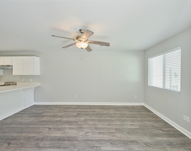 16 Harbour Row Drive - Photo Thumbnail 5