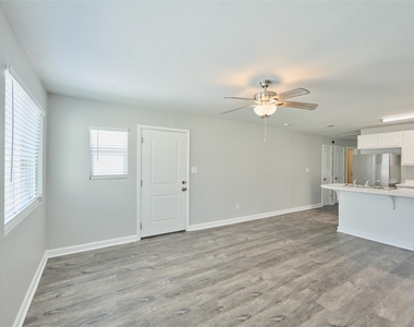 16 Harbour Row Drive - Photo Thumbnail 7