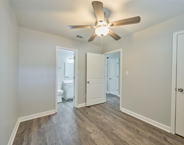 16 Harbour Row Drive - Photo Thumbnail 17
