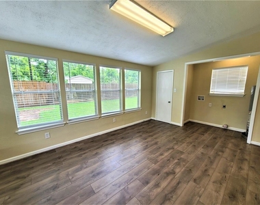503 Riveredge Drive - Photo Thumbnail 10