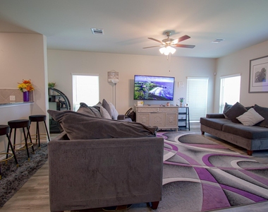 12818 Sirkis Street - Photo Thumbnail 8