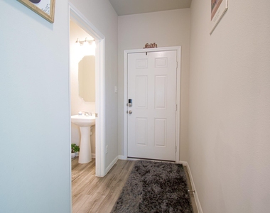 12818 Sirkis Street - Photo Thumbnail 4