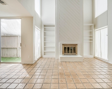 800 Country Place Drive - Photo Thumbnail 7