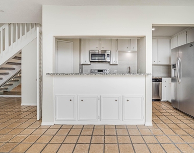 800 Country Place Drive - Photo Thumbnail 6