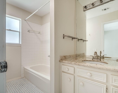 800 Country Place Drive - Photo Thumbnail 20