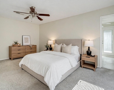 800 Country Place Drive - Photo Thumbnail 2