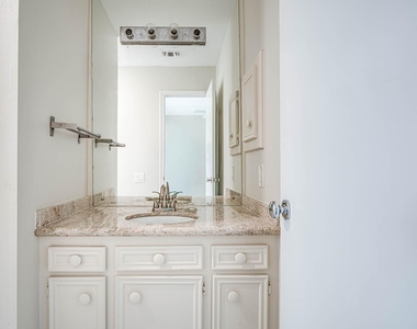 800 Country Place Drive - Photo Thumbnail 26