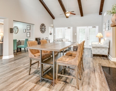 11810 Hammond Drive - Photo Thumbnail 13